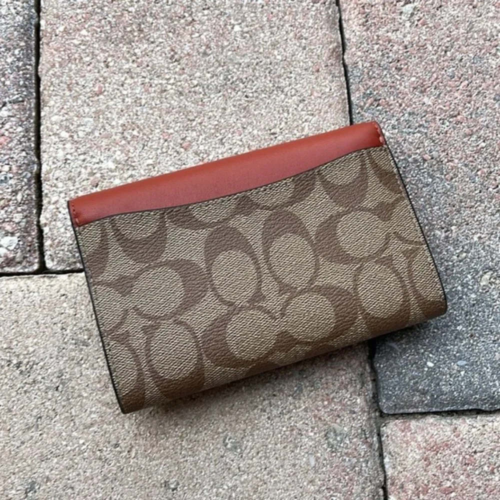 Coach Kleo Wallet In Signature Canvas Khaki Multi - Picture 3 of 16